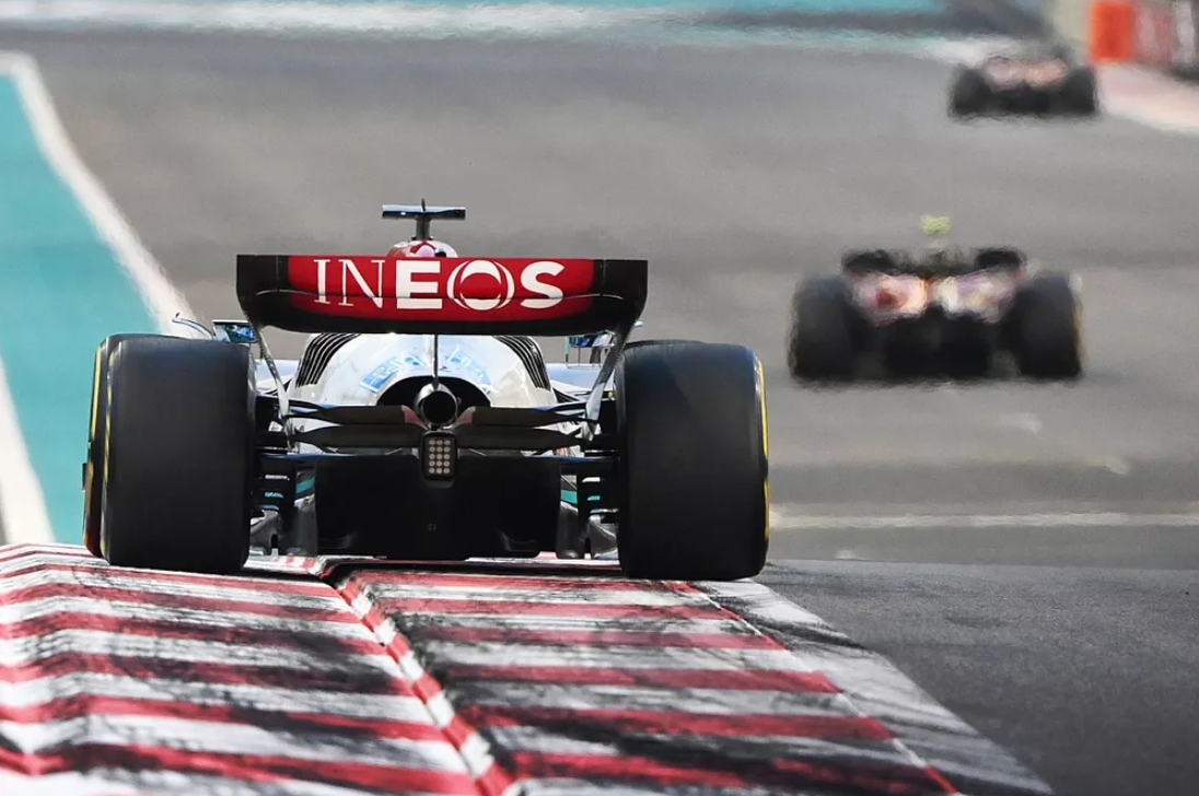 Adapting to the Evolution of Rear Wings in F1Racing